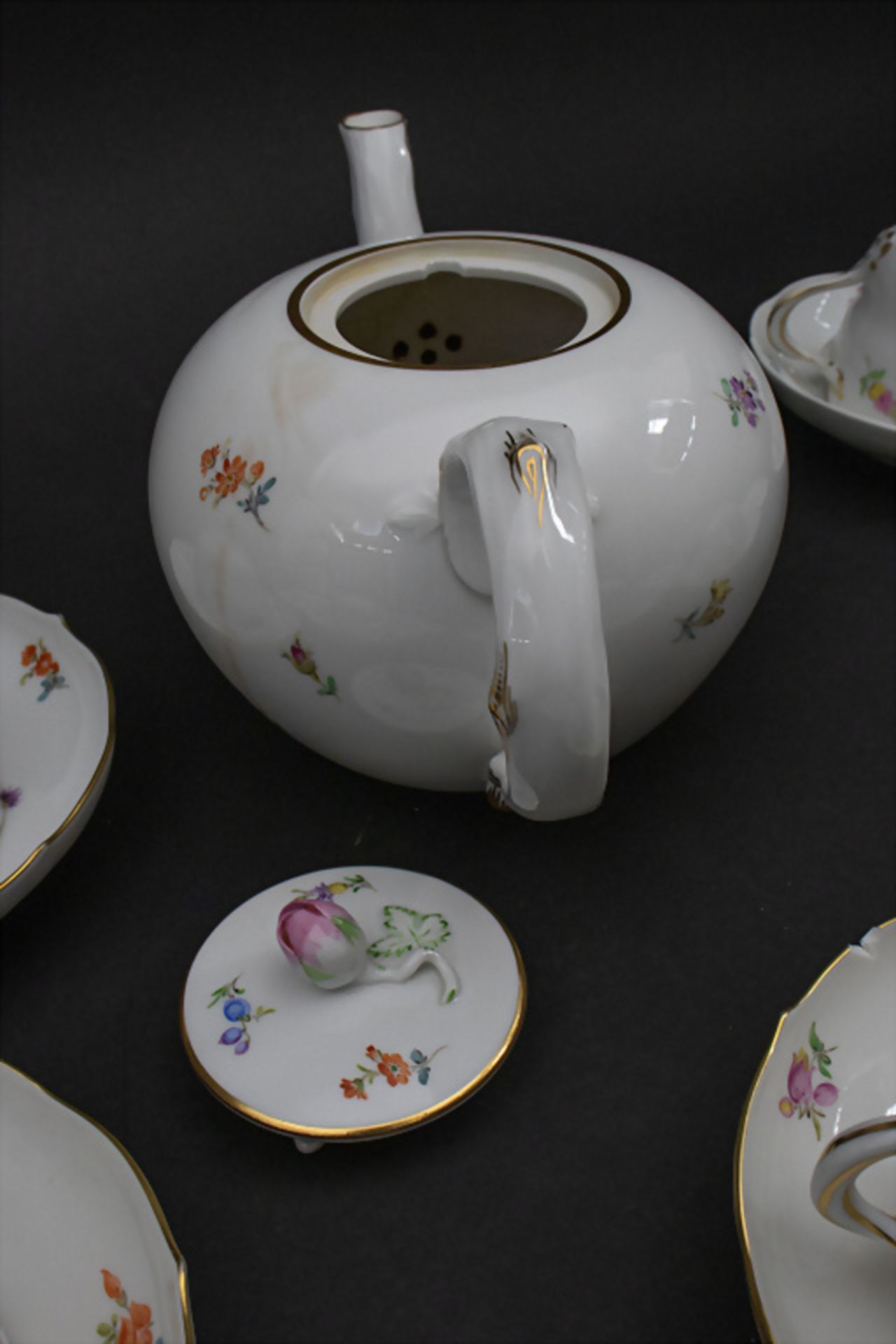 15-teiliges Teeservice mit Streublumendekor / A 15 pieces tea set with floral decor, Meissen, ... - Bild 5 aus 8