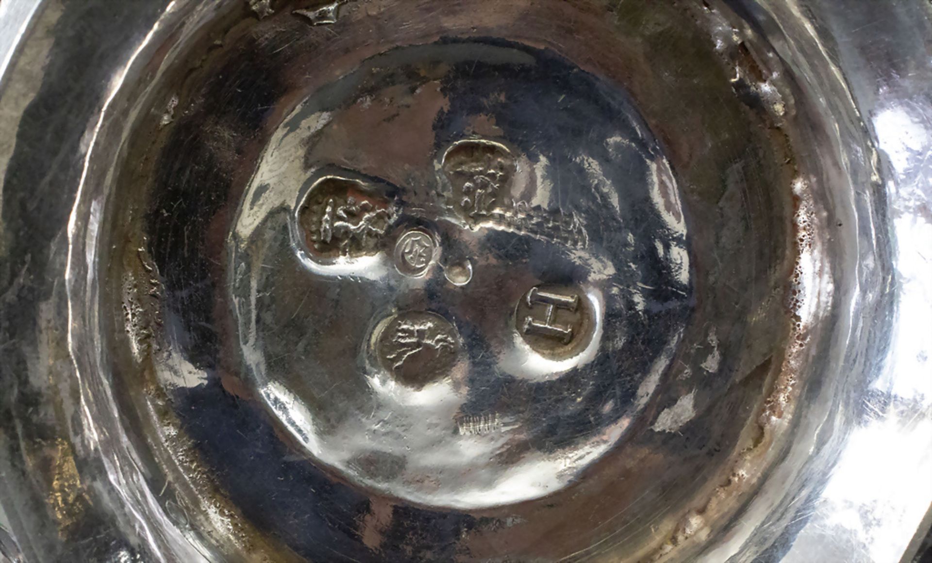 Teekanne / A silver tea pot, wohl Paulus Vermeulen, Harlem, 18. Jh. - Bild 7 aus 7