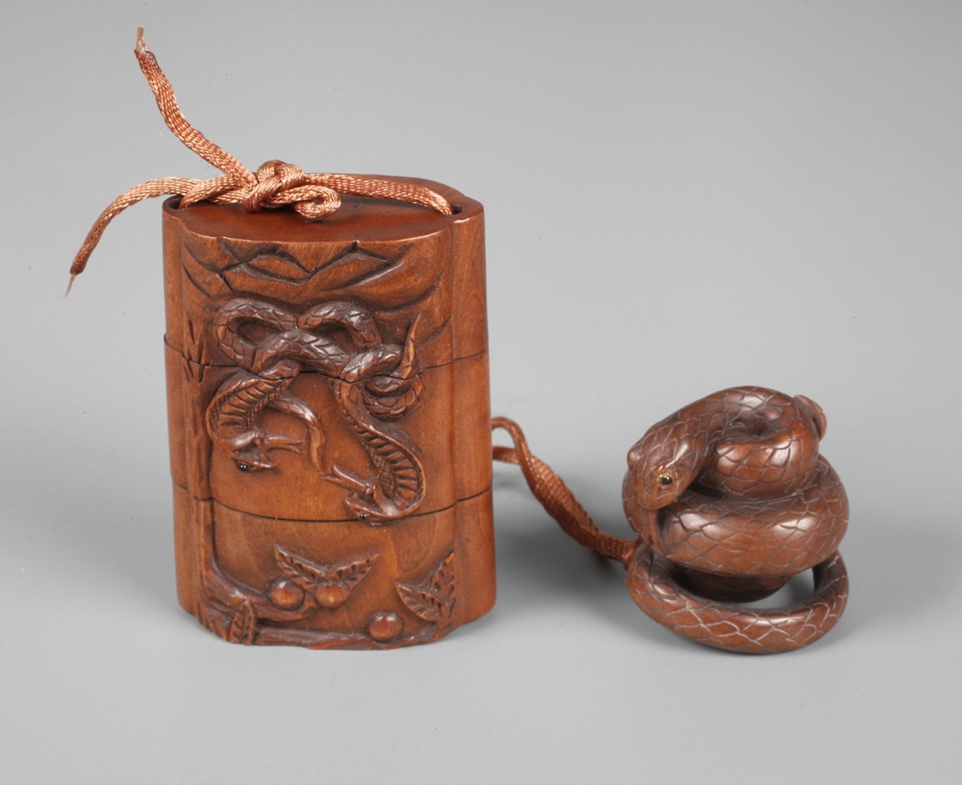 Inro mit Netsuke