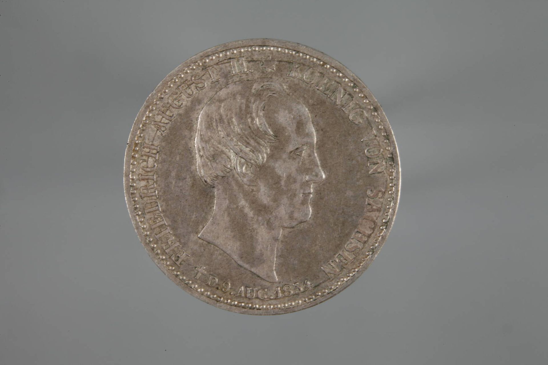 Sterbetaler auf König Friedrich August II. von Sachsen - Bild 2 aus 3