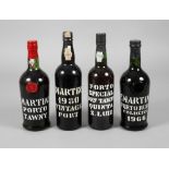 Vier Flaschen Portwein