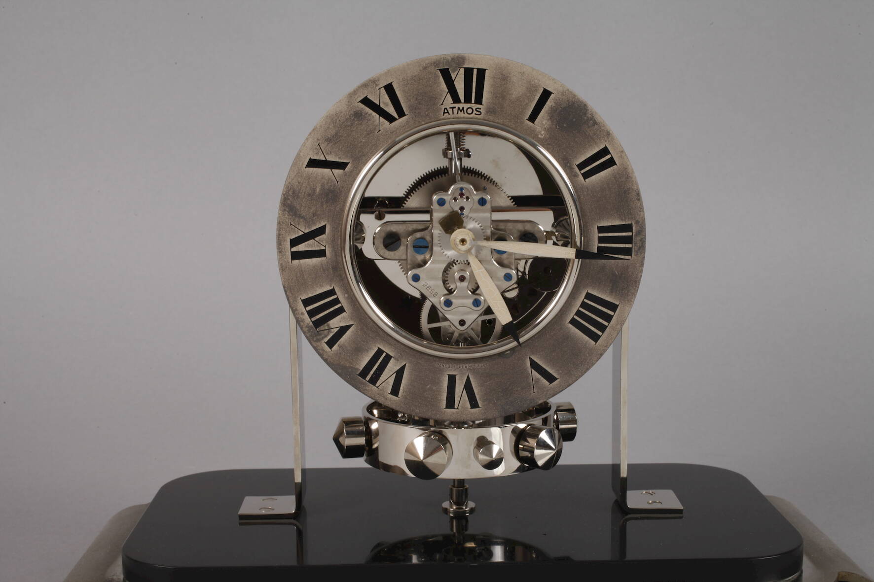 Atmos - J. L. Reutter Rotary Pendulum Clock - Image 2 of 6