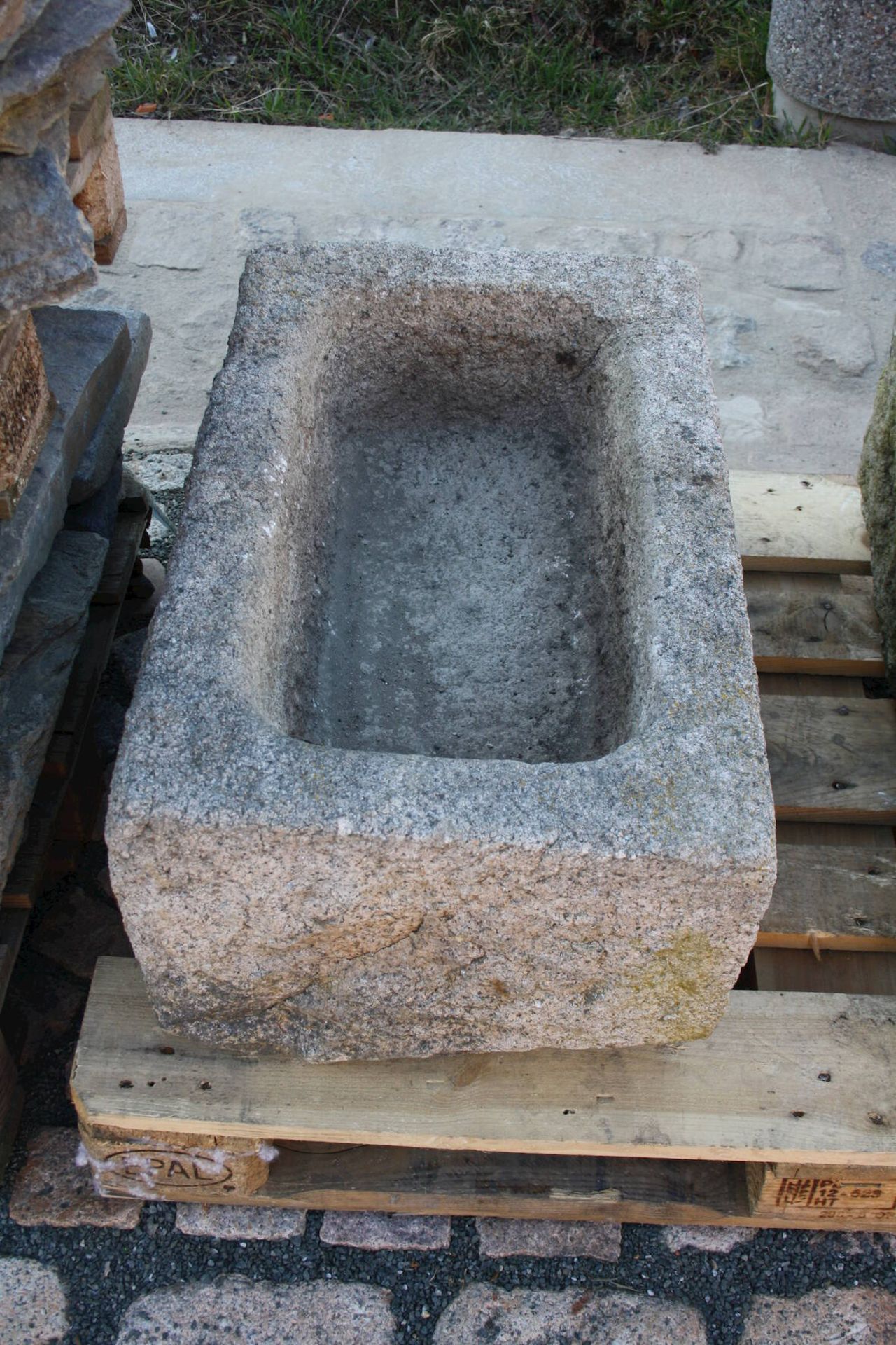 Futtertrog Granit - Bild 3 aus 3