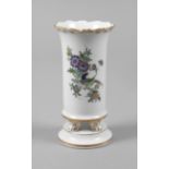 Meissen Fußvase "Indische Blumenmalerei mit Vogel"