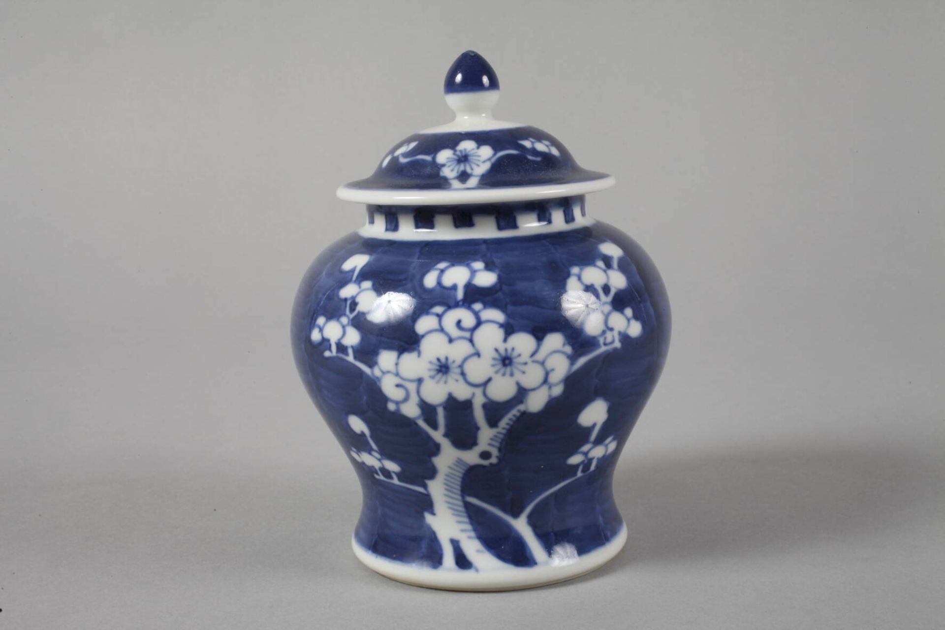 Deckelvase China - Image 2 of 3