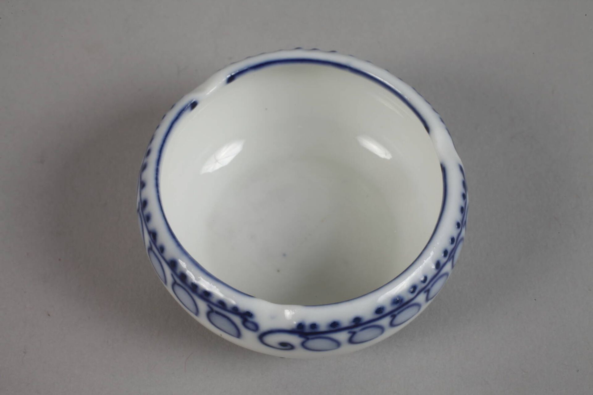 Meissen Saliere "Blaue Rispe" - Image 2 of 3