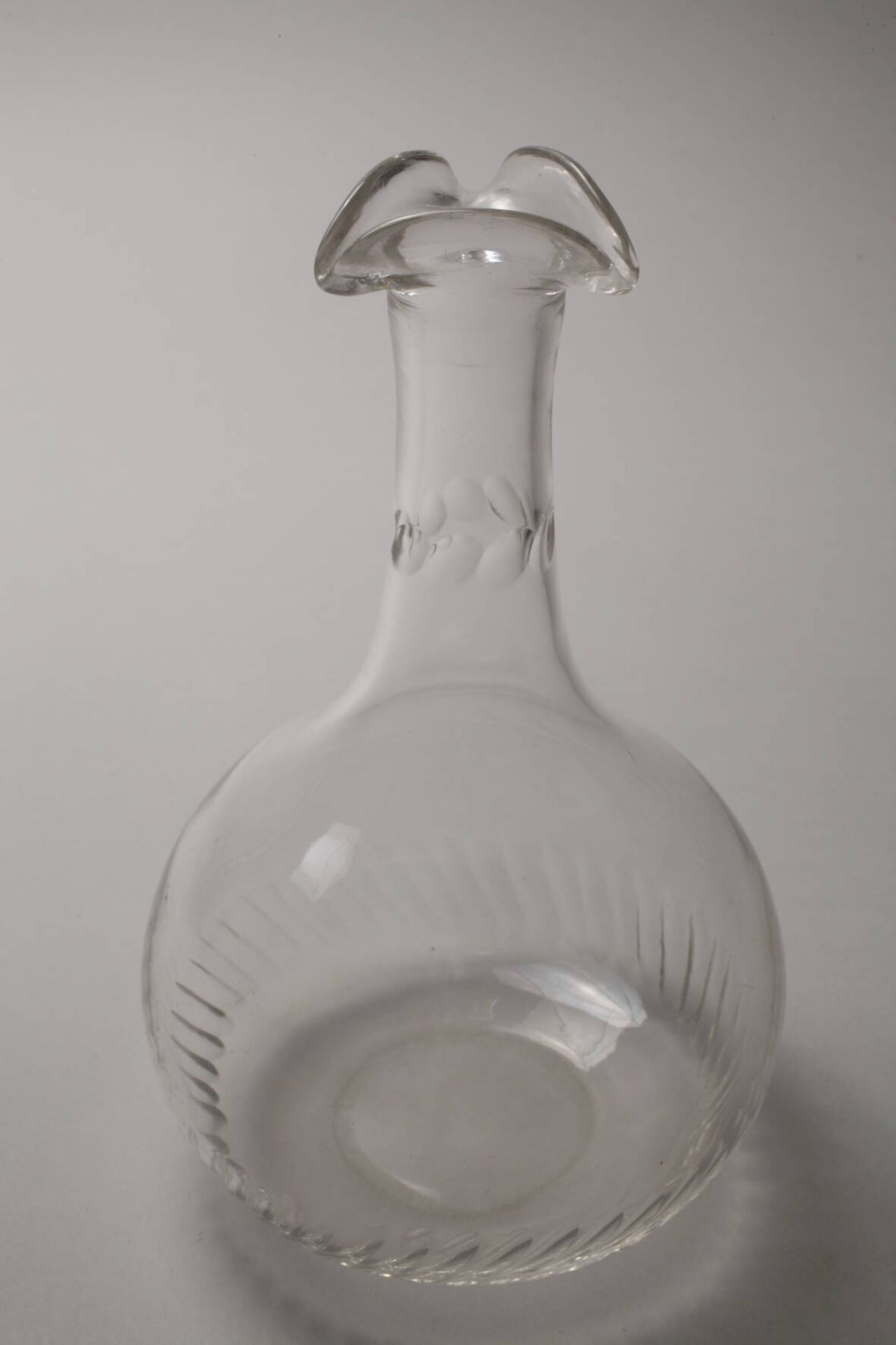 Drei Biedermeierkaraffen Kristallglas - Image 4 of 4