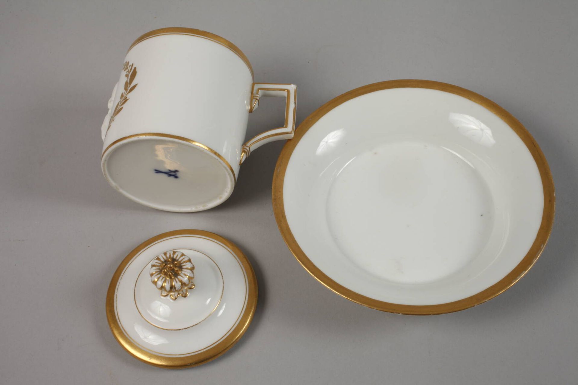 Meissen Deckeltasse Reliefportrait - Image 2 of 4