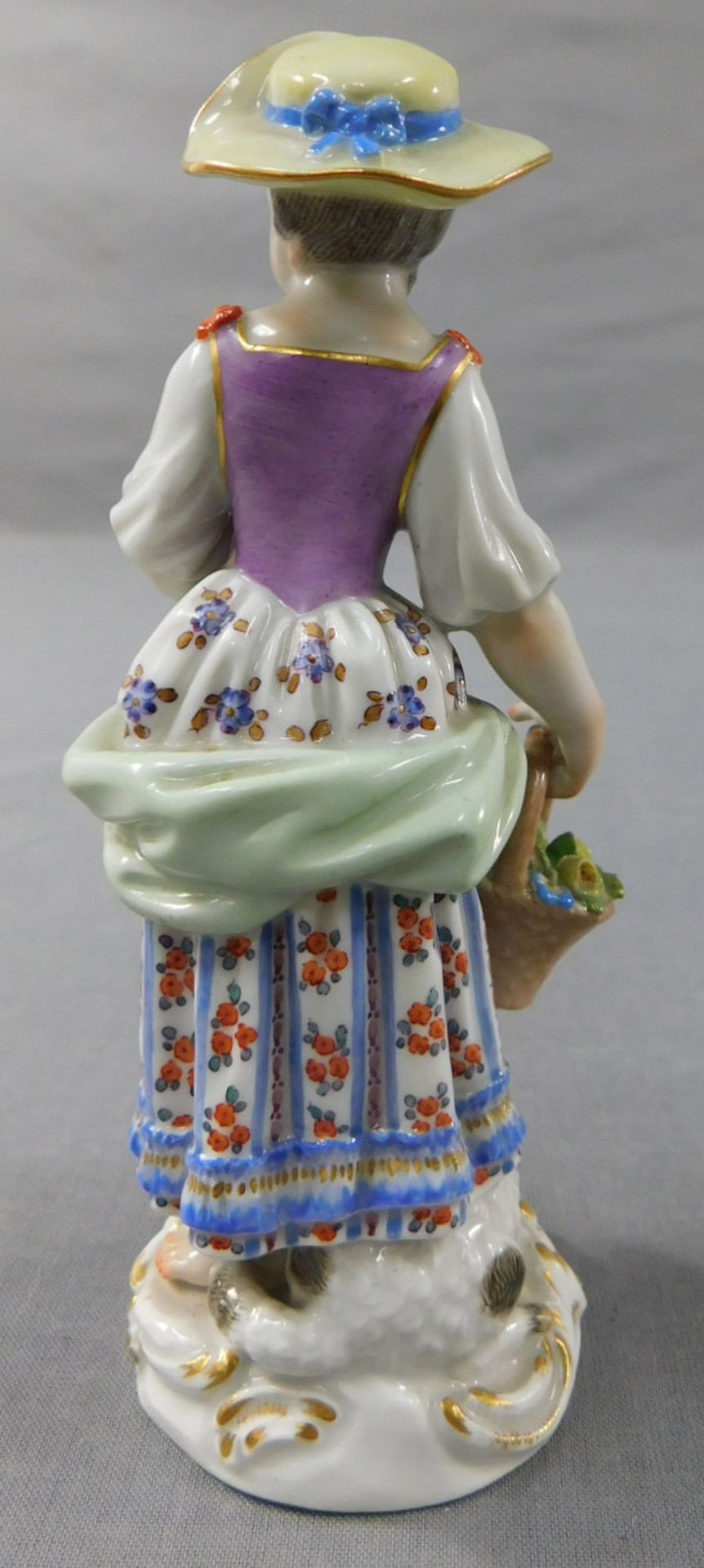 Meissen. Porzellan Figur. Blumenkind mit Schaf und Blumenkorb. - Bild 3 aus 11