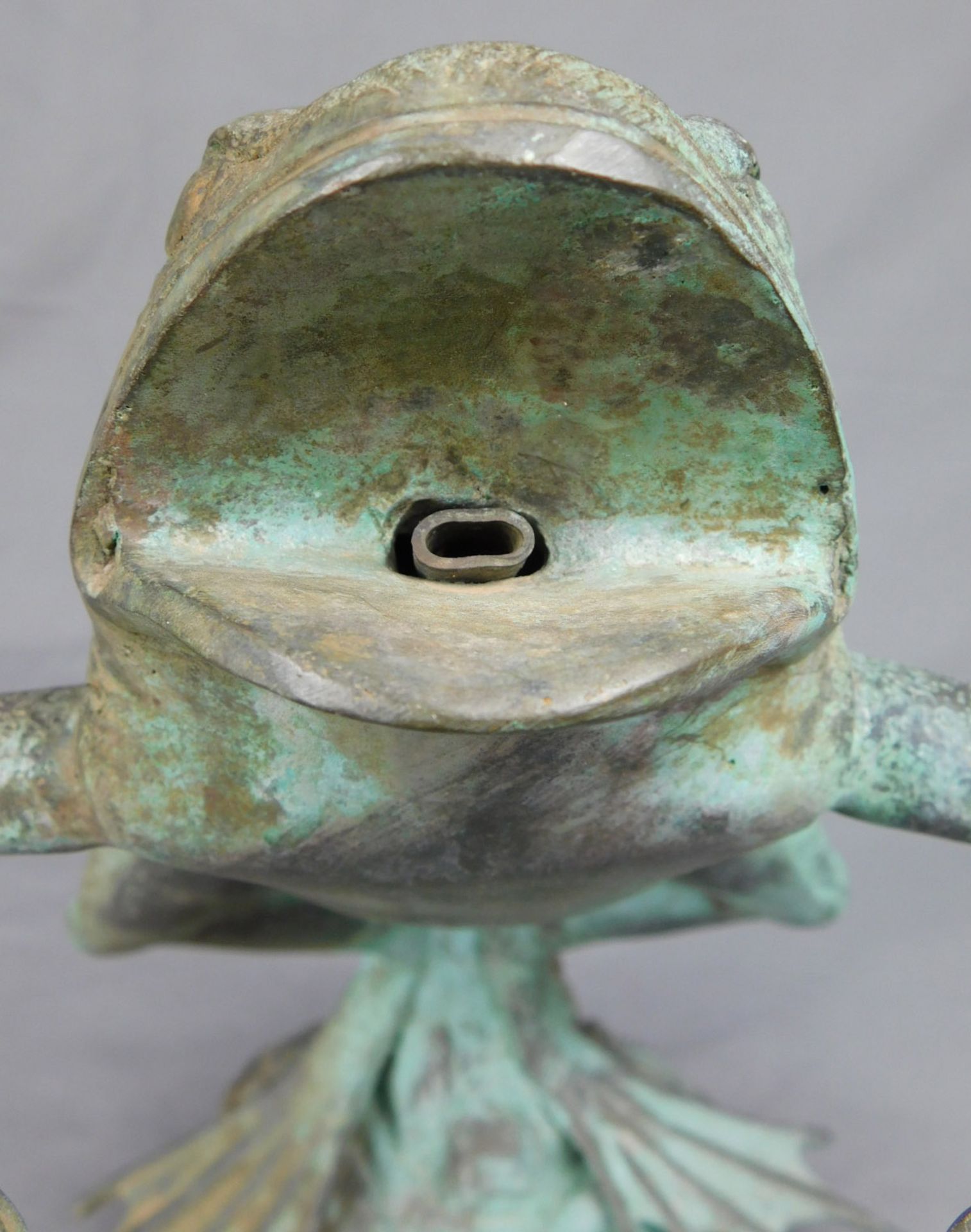 Leonardo ROSSI (XX). Frosch als Wasserspeier, Bronze. - Bild 9 aus 13