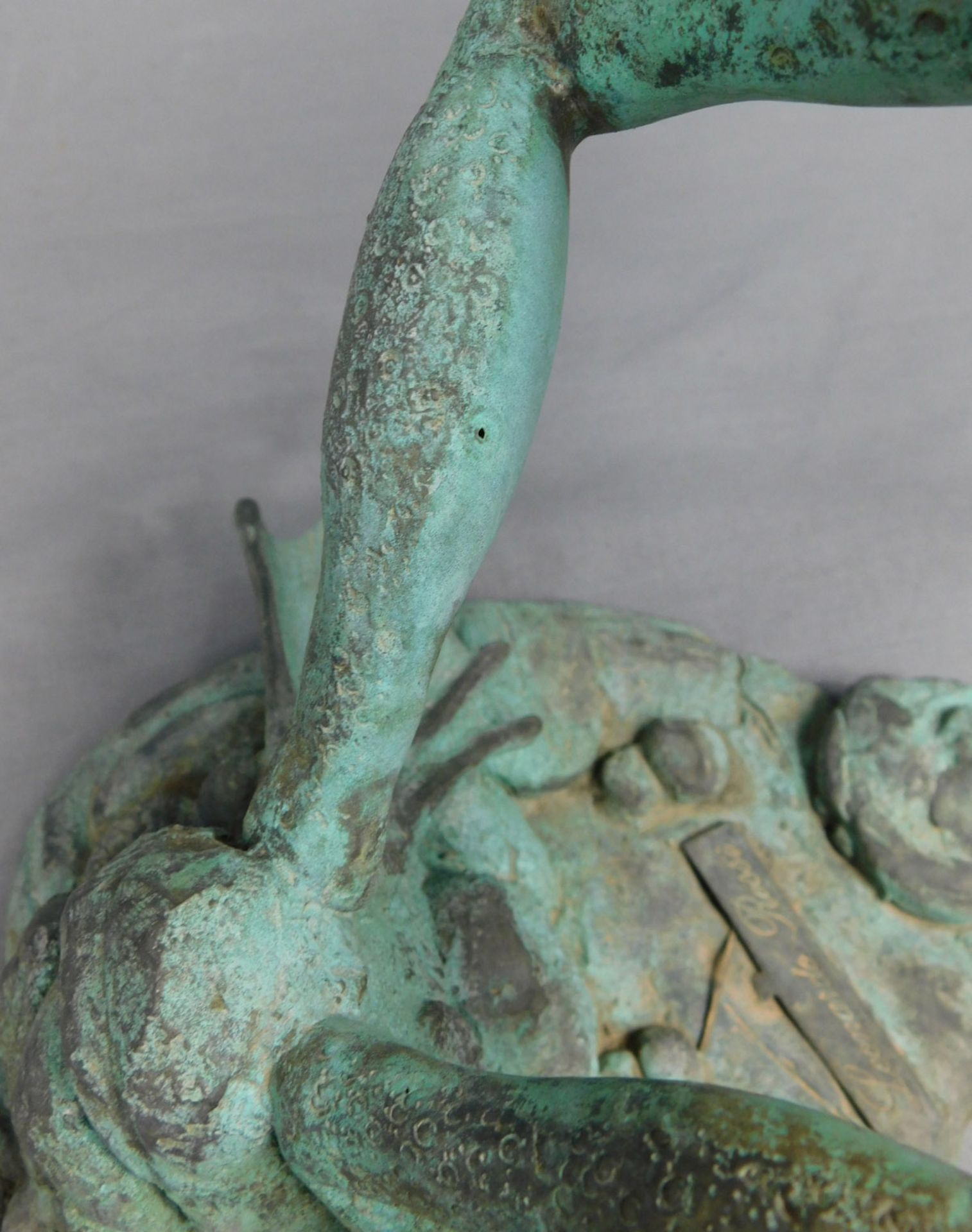 Leonardo ROSSI (XX). Frosch als Wasserspeier, Bronze. - Bild 11 aus 13