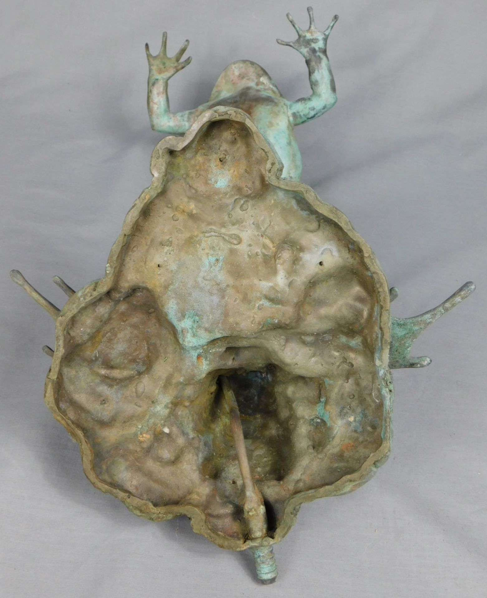 Leonardo ROSSI (XX). Frosch als Wasserspeier, Bronze. - Bild 12 aus 13