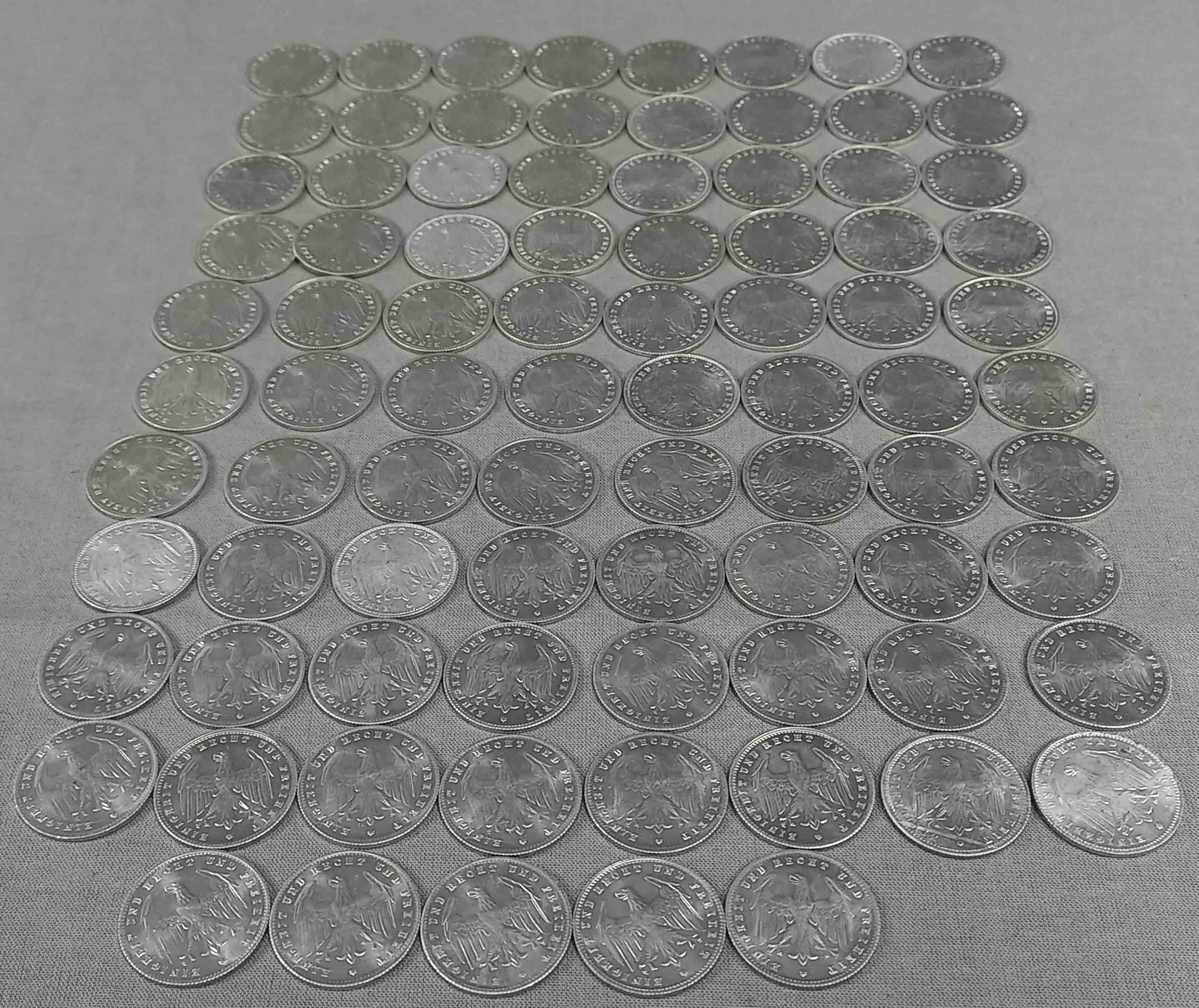 85 Aluminiummünzen. Inflationsgeld 200 Reichsmark. - Image 14 of 17