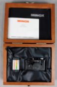 Minox Classic Camera Contax I. "No KM02424". Originale Box.