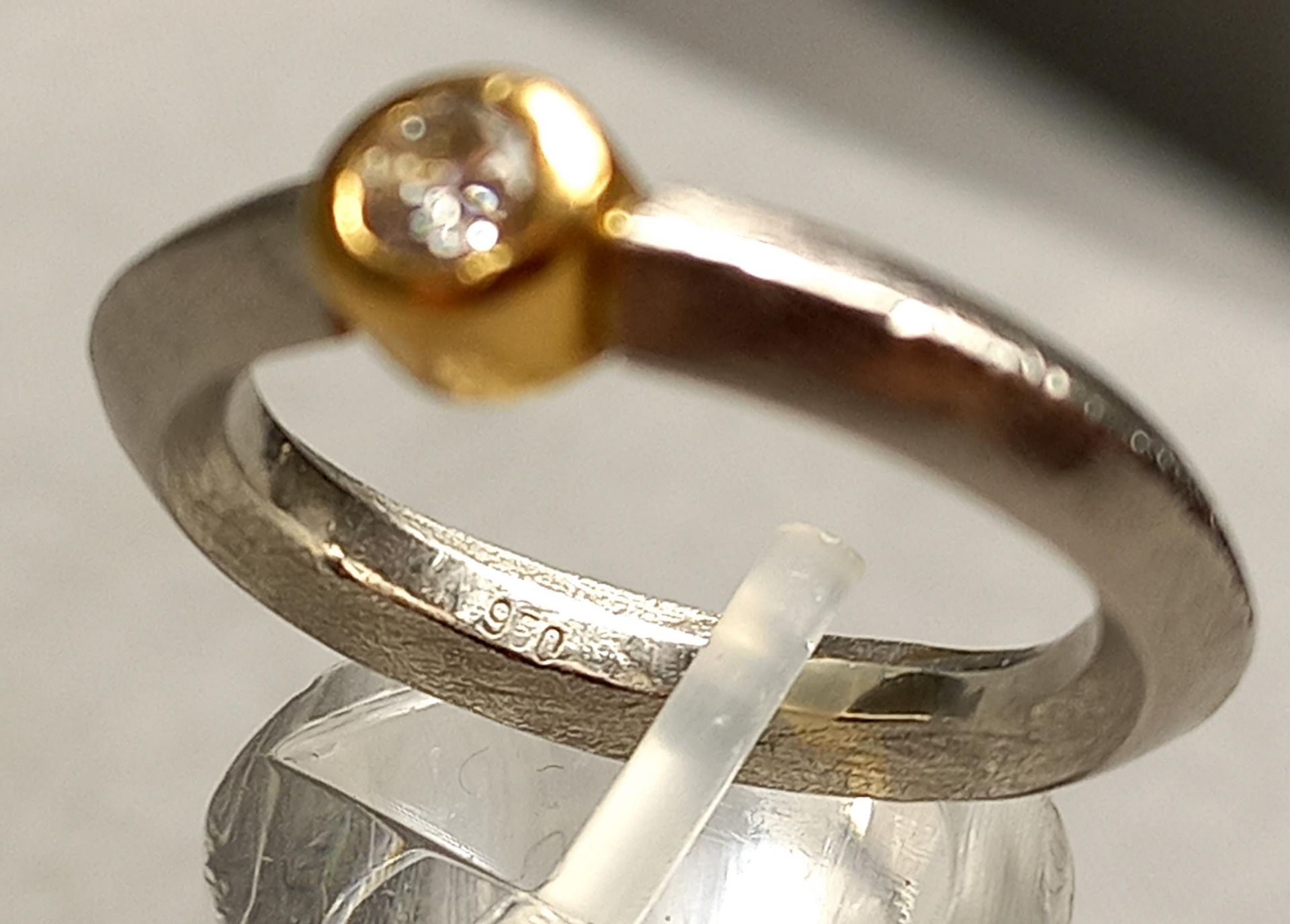 Brilliant Solitär Ring. Circa 0,2 Karat der Diamant. - Bild 5 aus 10