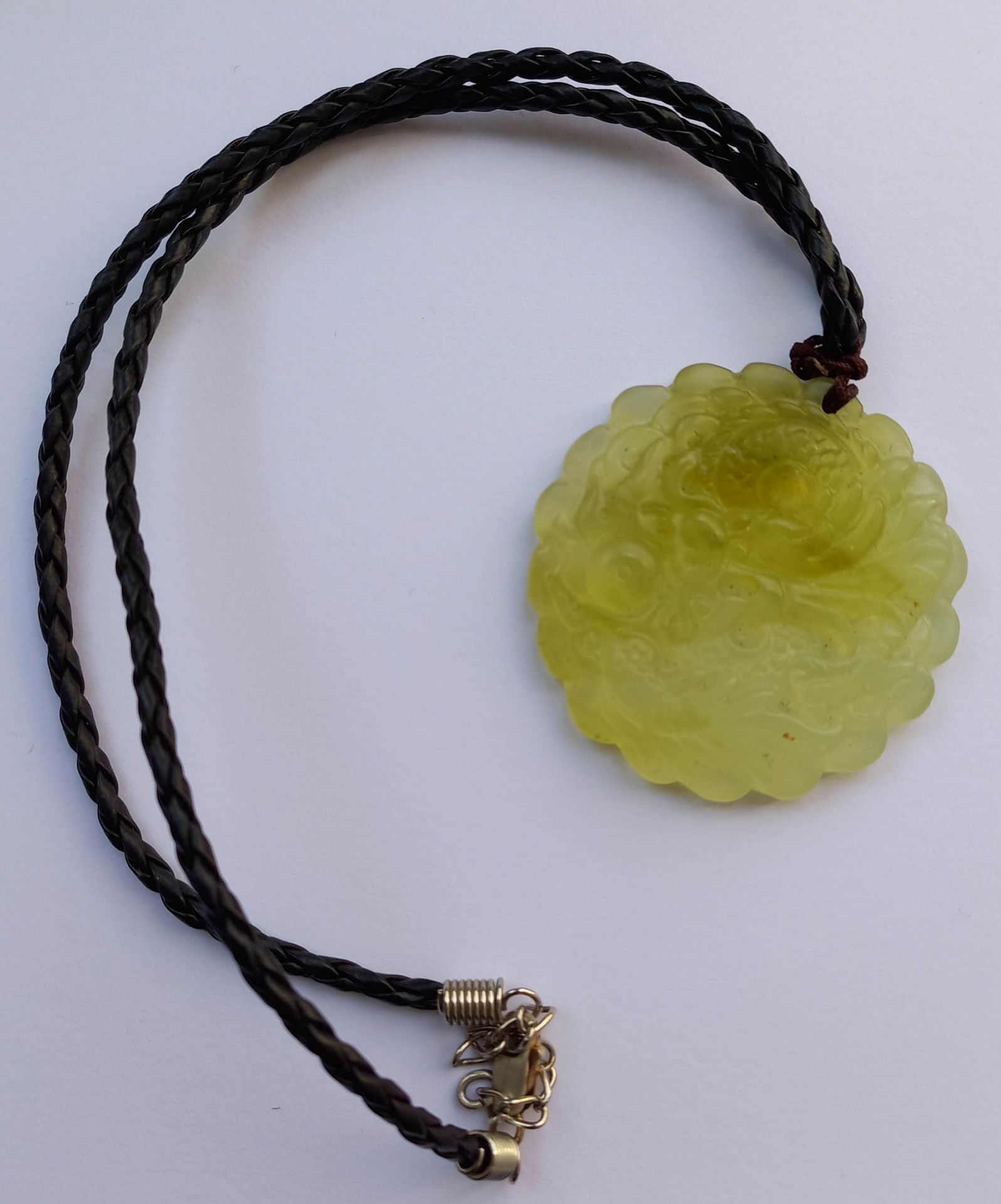 Jade Schnitzerei. Als Collier. Wohl China alt. - Image 4 of 10