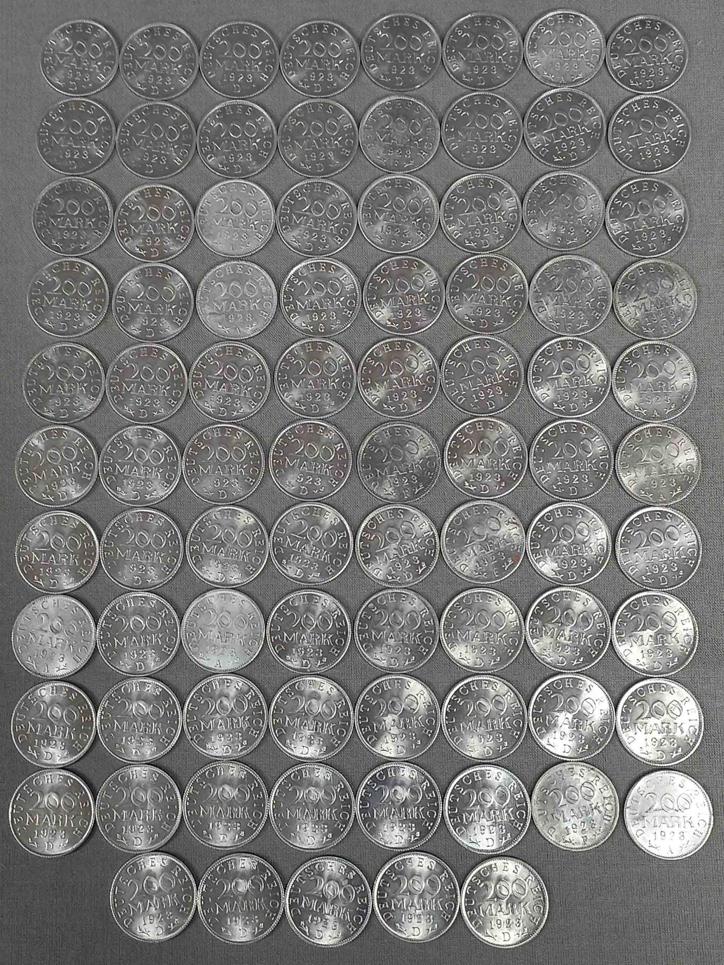 85 Aluminiummünzen. Inflationsgeld 200 Reichsmark.