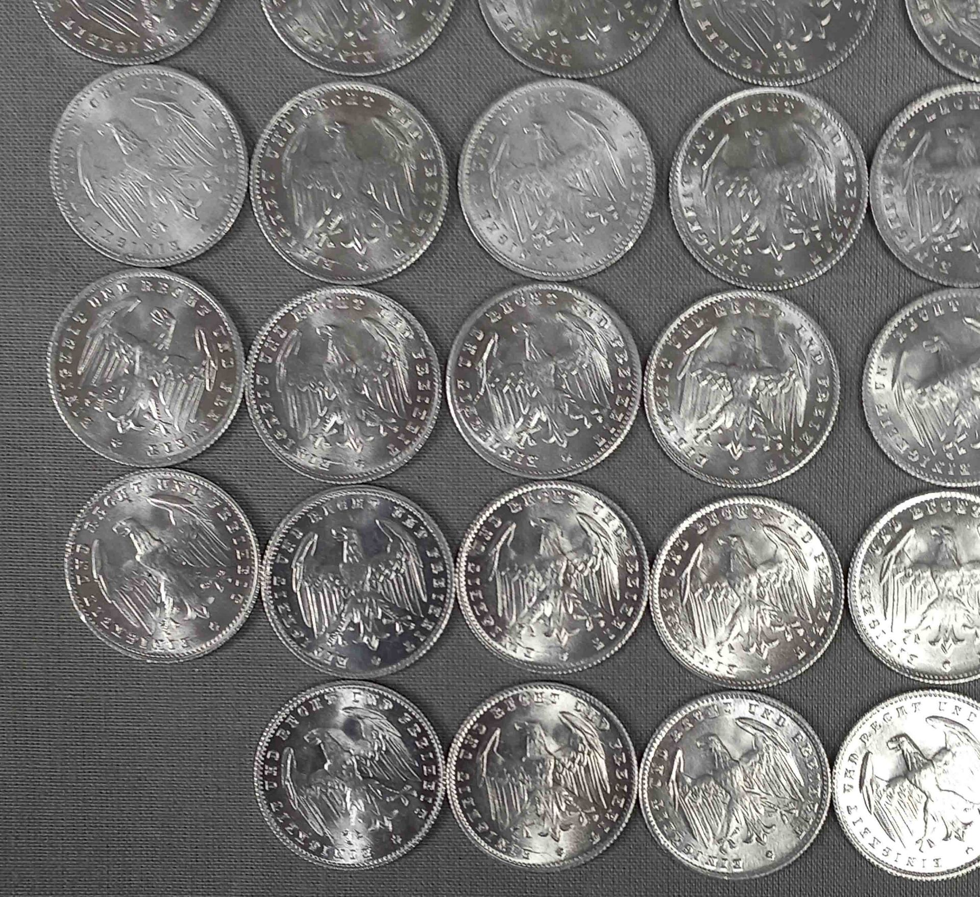 85 Aluminiummünzen. Inflationsgeld 200 Reichsmark. - Image 12 of 17