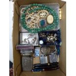 A small quantity of costume jewellery including hardstone beads, earrings, brooches, a horseshoe