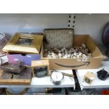 Miscellaneous collectables, comprising: numerous antique and other keys, two antique locks, numerous
