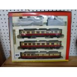 A Hornby Great North Eastern Railway Train Pack, R2024 Western Region Express Passenger Train, boxed