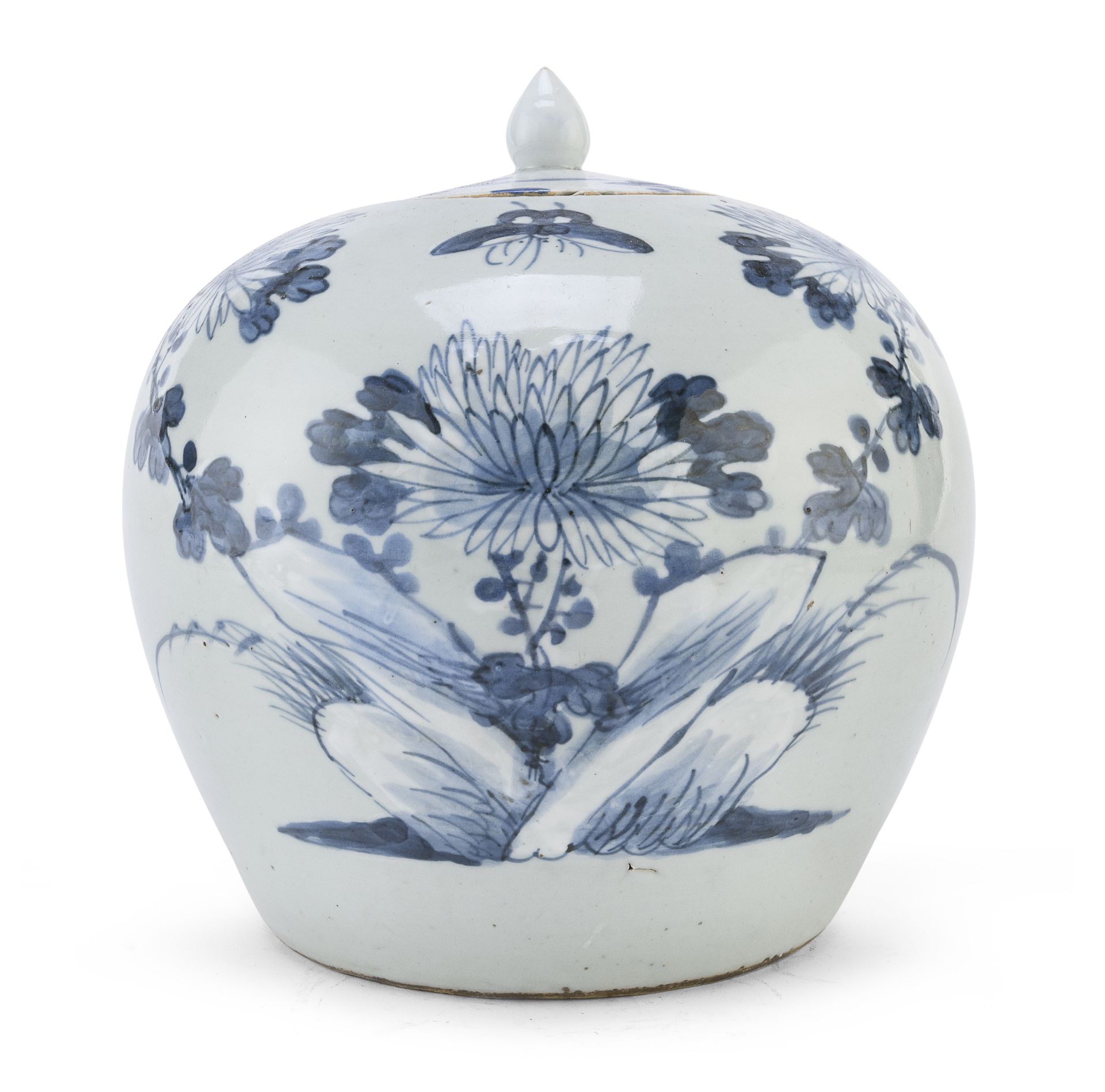 A CHINESE LIDDED WHITE AND BLUE PORCELAIN JAR FIRST HALF 20TH CENTURY. IMPROPER LID.