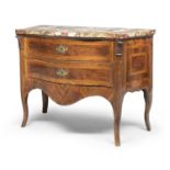 COMMODE IN WALNUT AND WALNUT BRIAR ROME 18th CENTURY