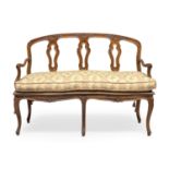 SMALL WALNUT SOFA EARLY 20TH CENTURY