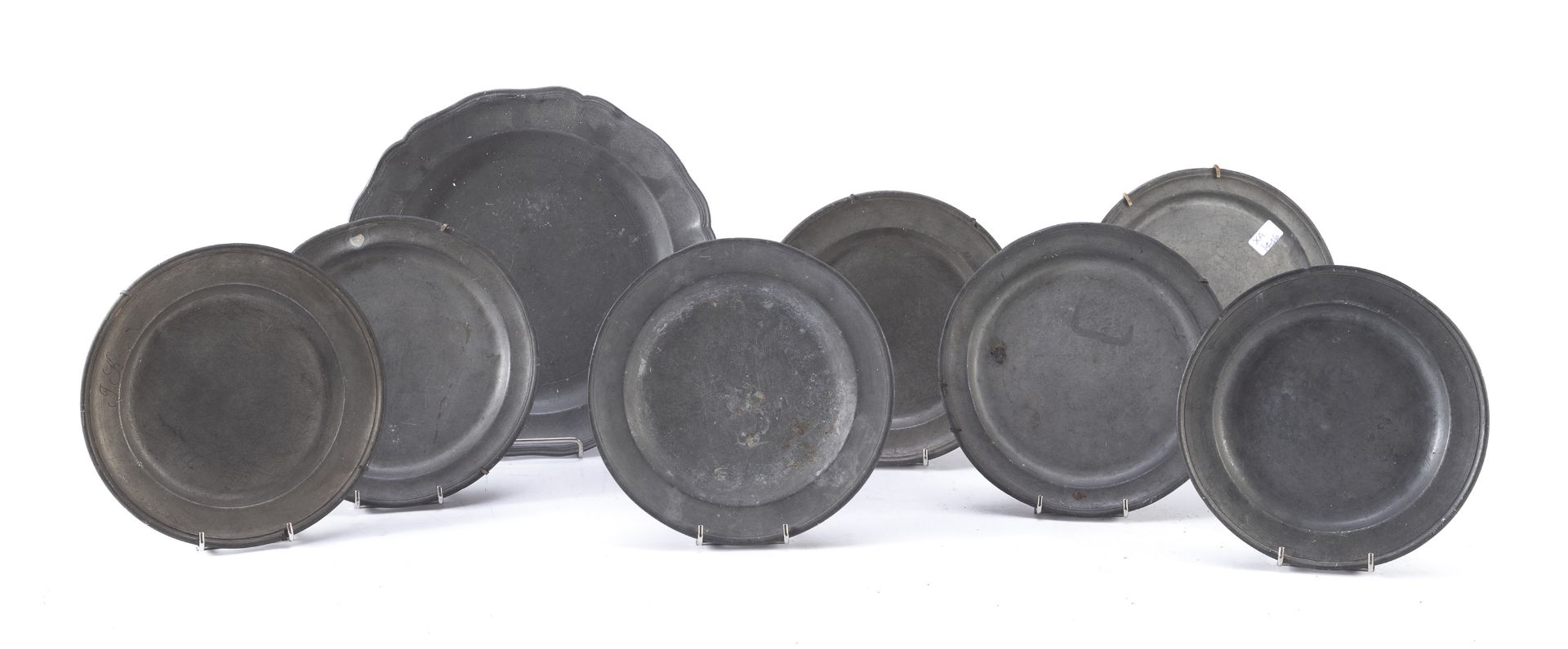 EIGHT PLATES IN PEWTER 18TH-19TH CENTURY