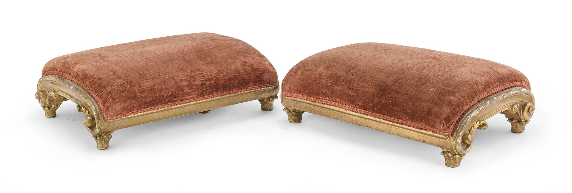 PAIR OF GILTWOOD STOOLS ELEMENTS OF THE 18TH CENTURY
