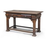 RARE WALNUT TABLE EMILIA EARLY 18th CENTURY