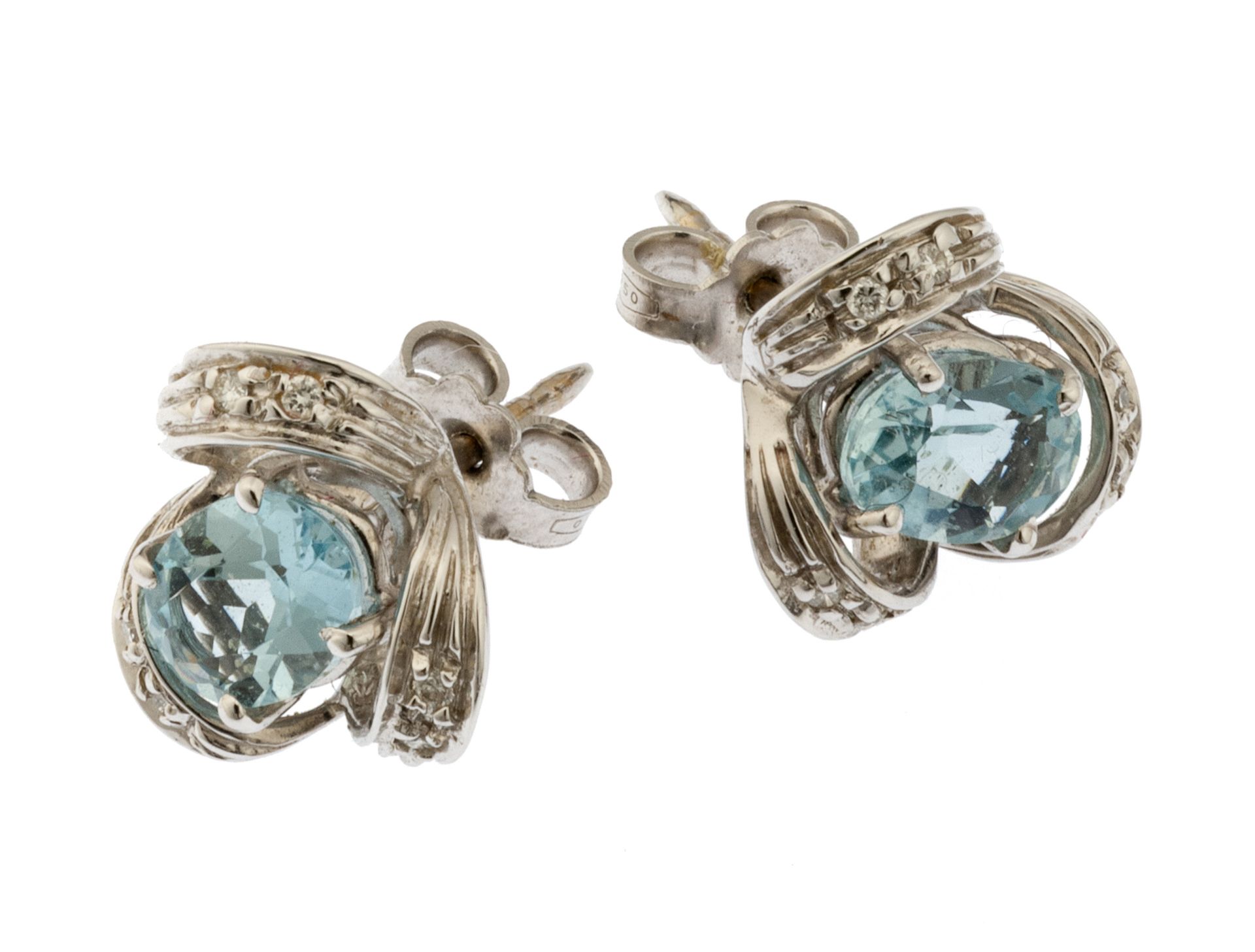 WHITE GOLD EARRINGS WITH AQUAMARINES AND DIAMONDS
