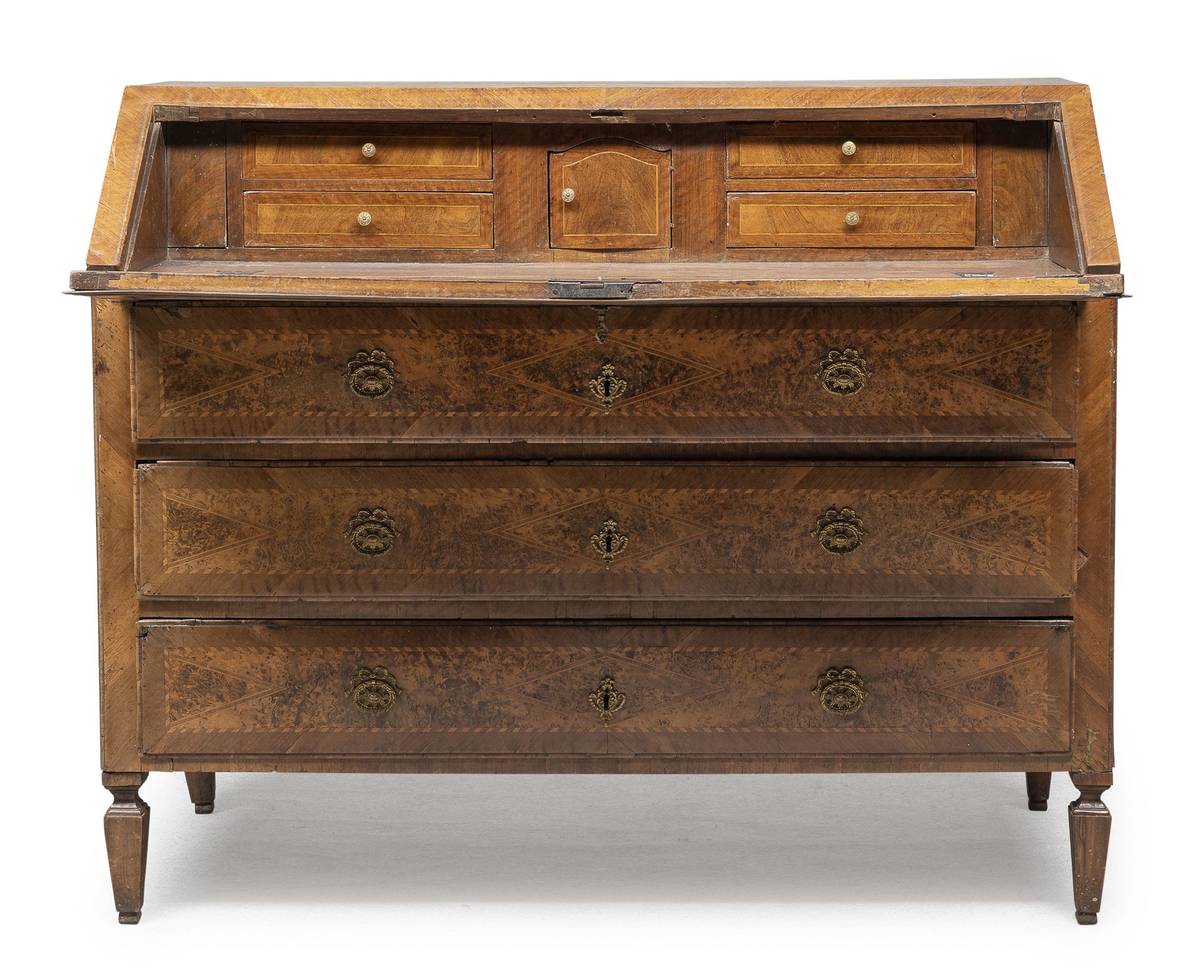 BUREAU IN WALNUT AND TUJA CENTRAL ITALY LATE 18th CENTURY - Image 2 of 2