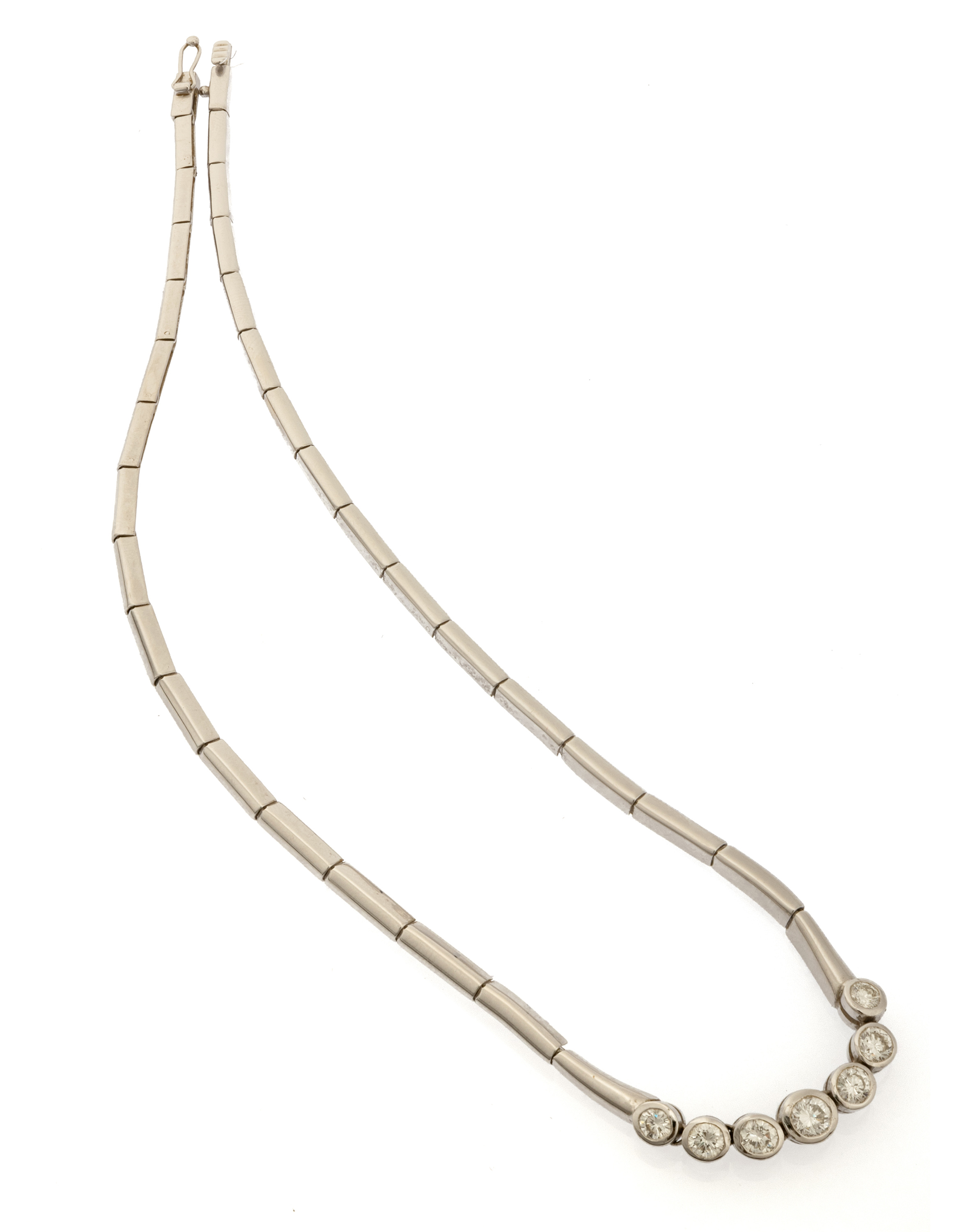 WHITE GOLD NECKLACE WITH DIAMONDS