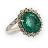 WHITE GOLD RING WITH EMERALD AND DIAMONDS