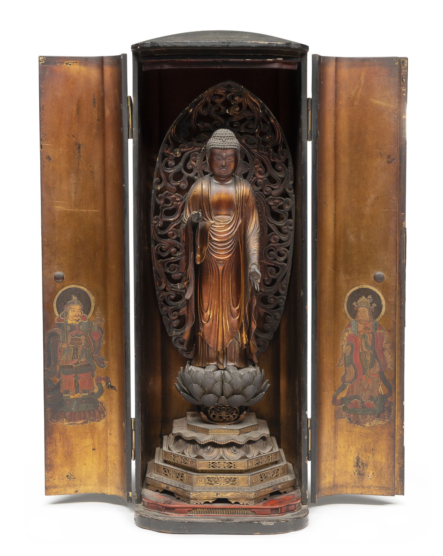 A LACQUER-AND-GILT WOOD SCULPTURE DEPICTING AMIDA NYORAI JAPAN EDO PERIOD 18TH CENTURY