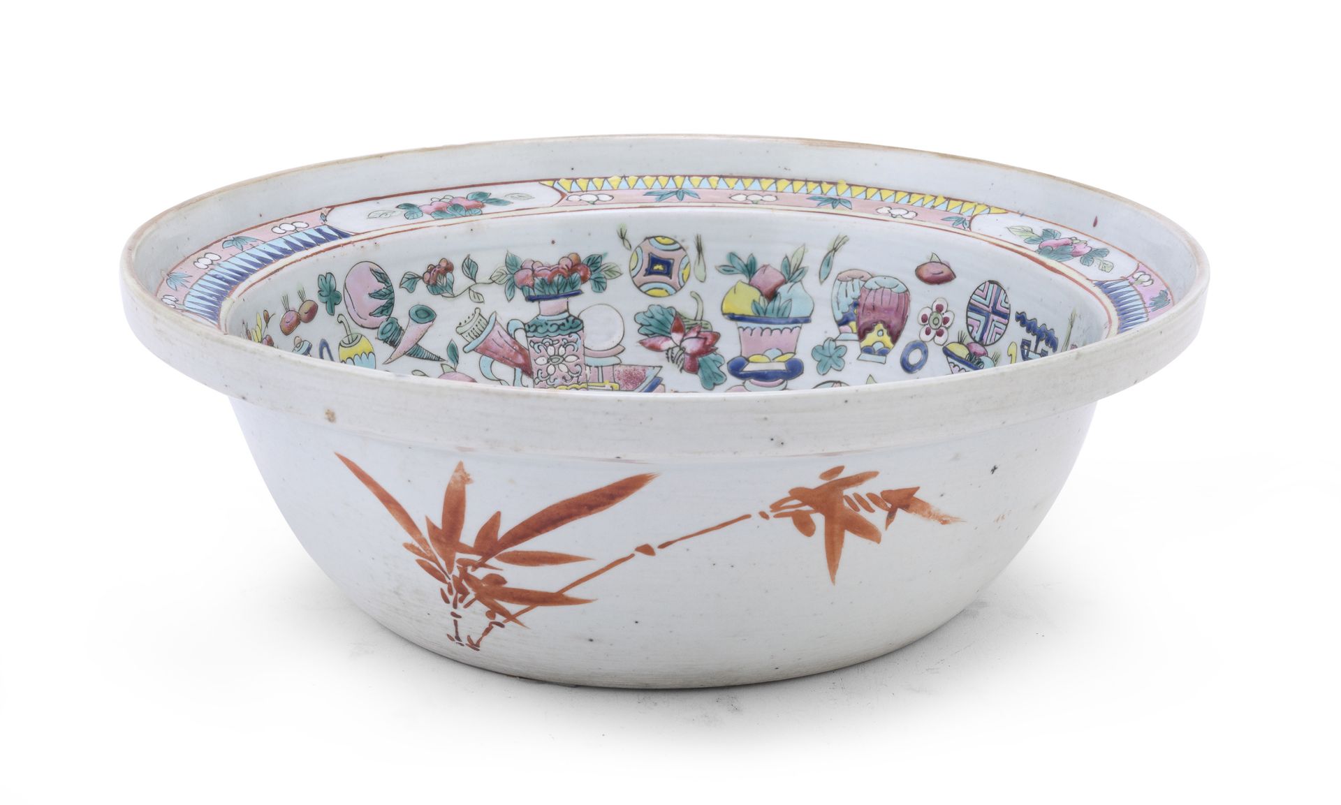 A LARGE POLYCHROME DECORATED PORCELAIN BOWL CHINA 19TH CENTURY - Image 2 of 2
