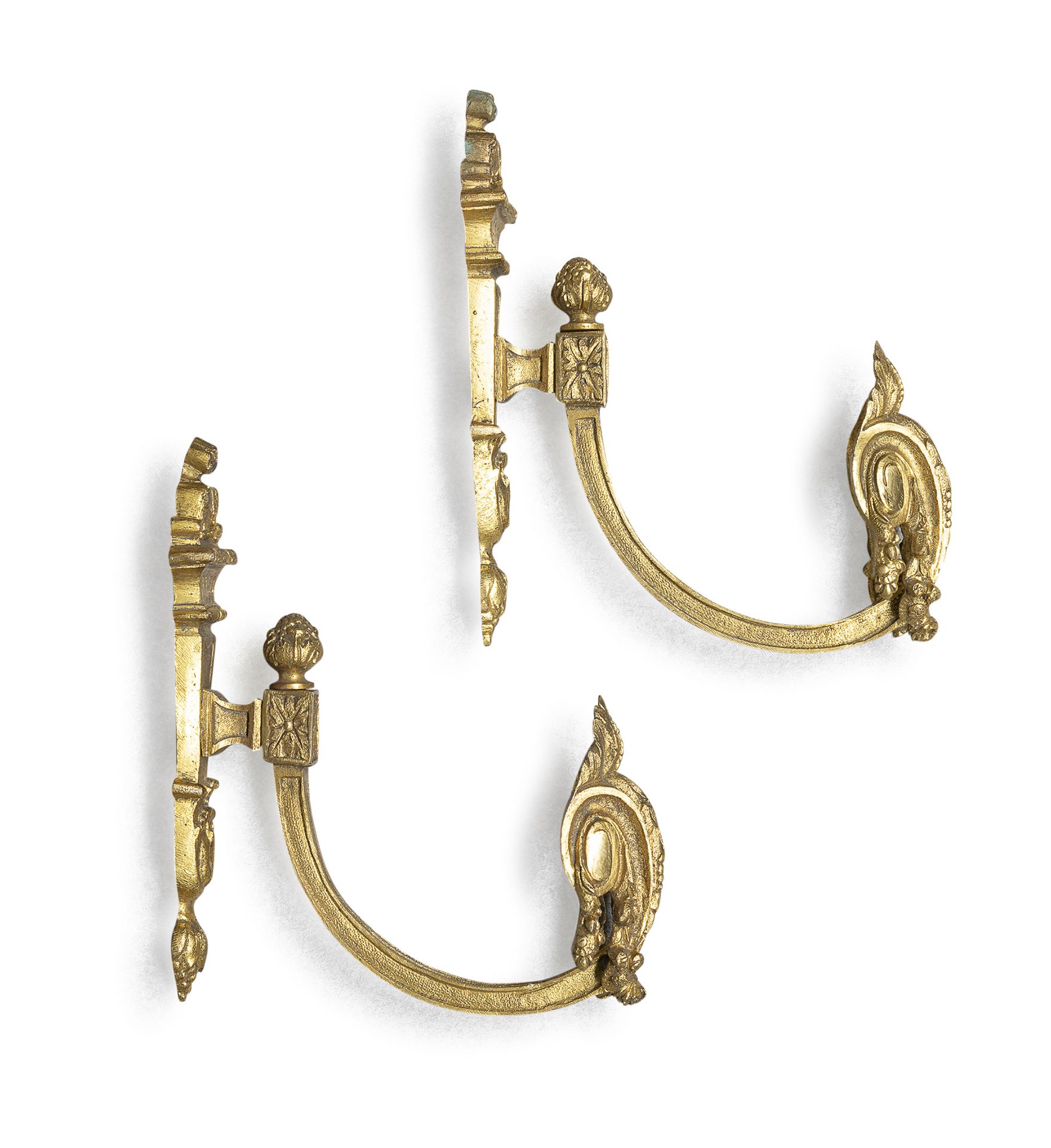 PAIR OF CURTAIN ROD HOLDERS IN GILT BRONZE LATE 18th CENTURY