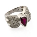 WHITE GOLD RING WITH RUBY AND DIAMONDS