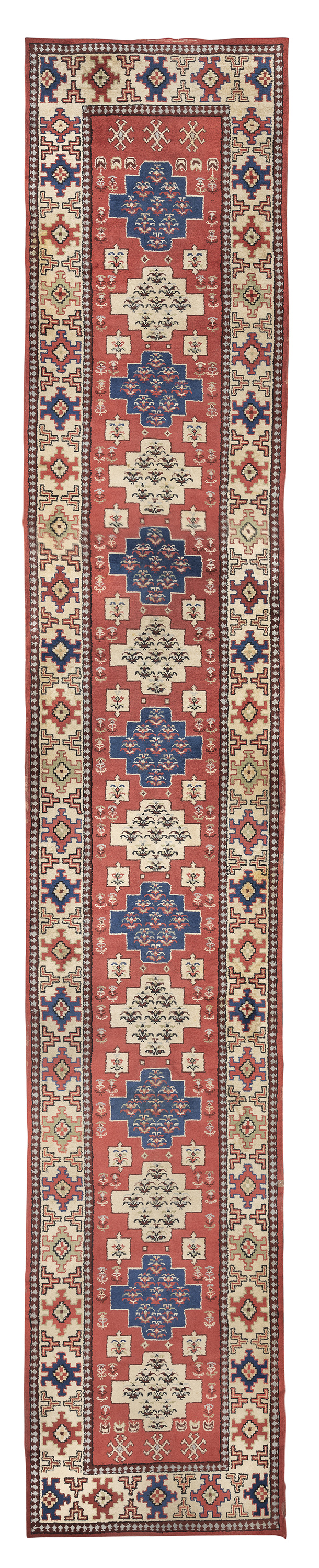 TEN-METER KARS RUNNER EARLY 20TH CENTURY