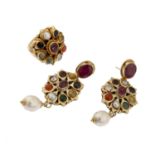 SET OF EARRINGS AND RING WITH SEMI-PRECIOUS STONES AND PEARLS