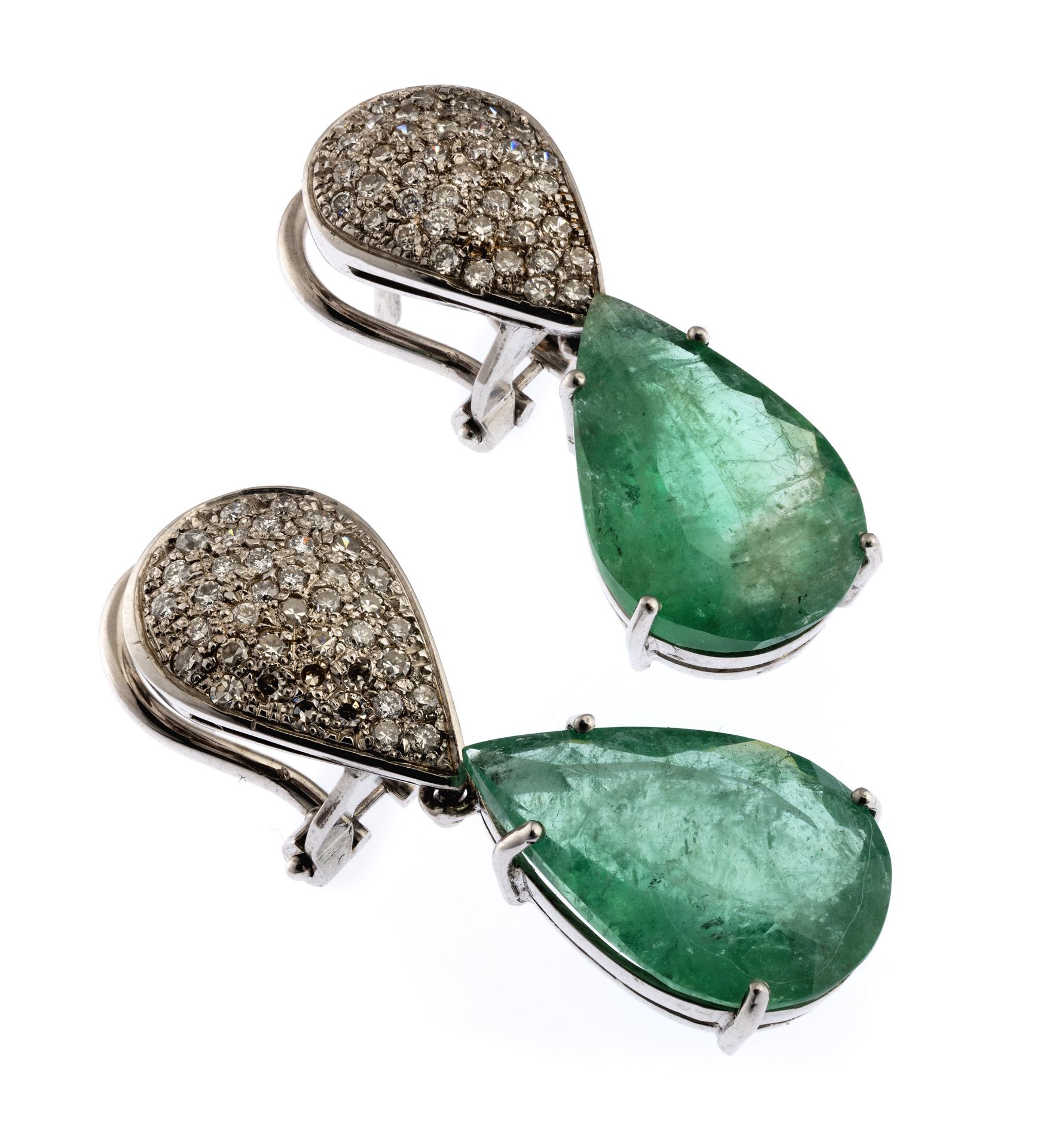 WHTIE GOLD EARRINGS WITH EMERALDS AND DIAMONDS