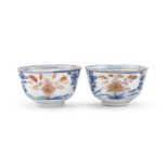 A PAIR OF CHINESE POLYCHROME ENAMELED PORCELAIN CUPS LATE 18TH EARLY 19TH CENTURY. DEFECTS