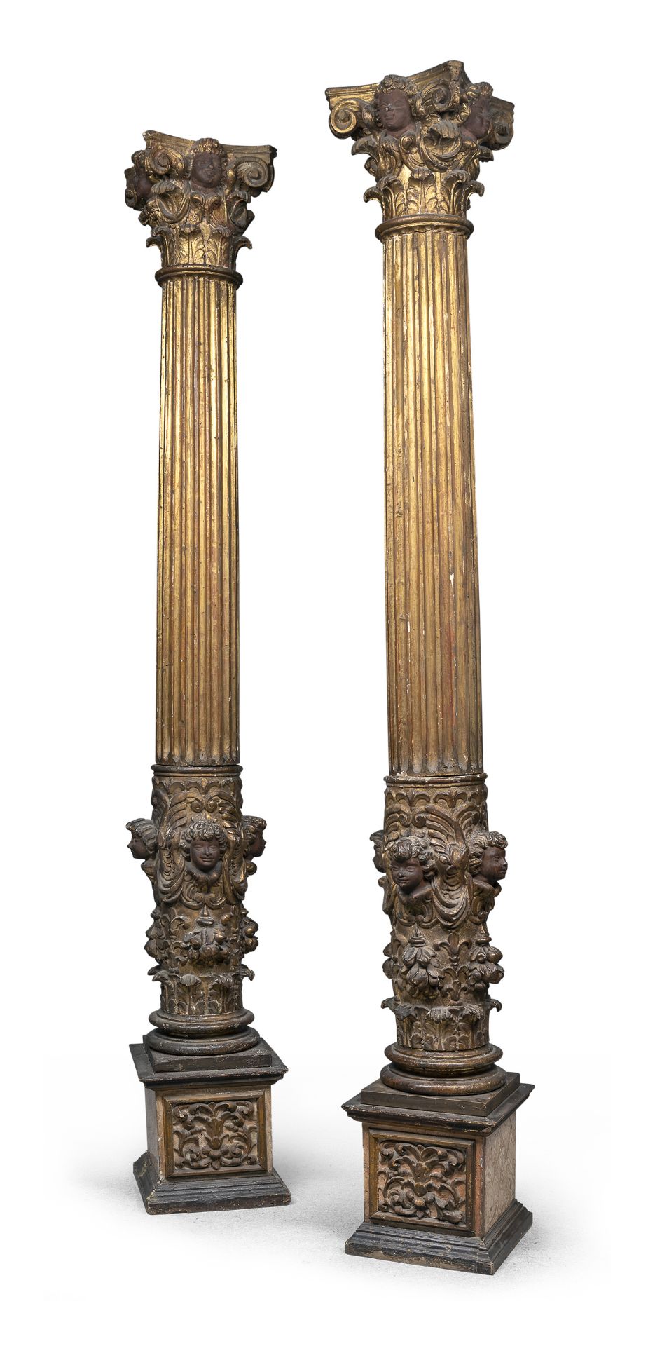 BEAUTIFUL PAIR OF COLUMNS IN GILT AND LACQUERED WOOD NORTHERN ITALY 18th CENTURY