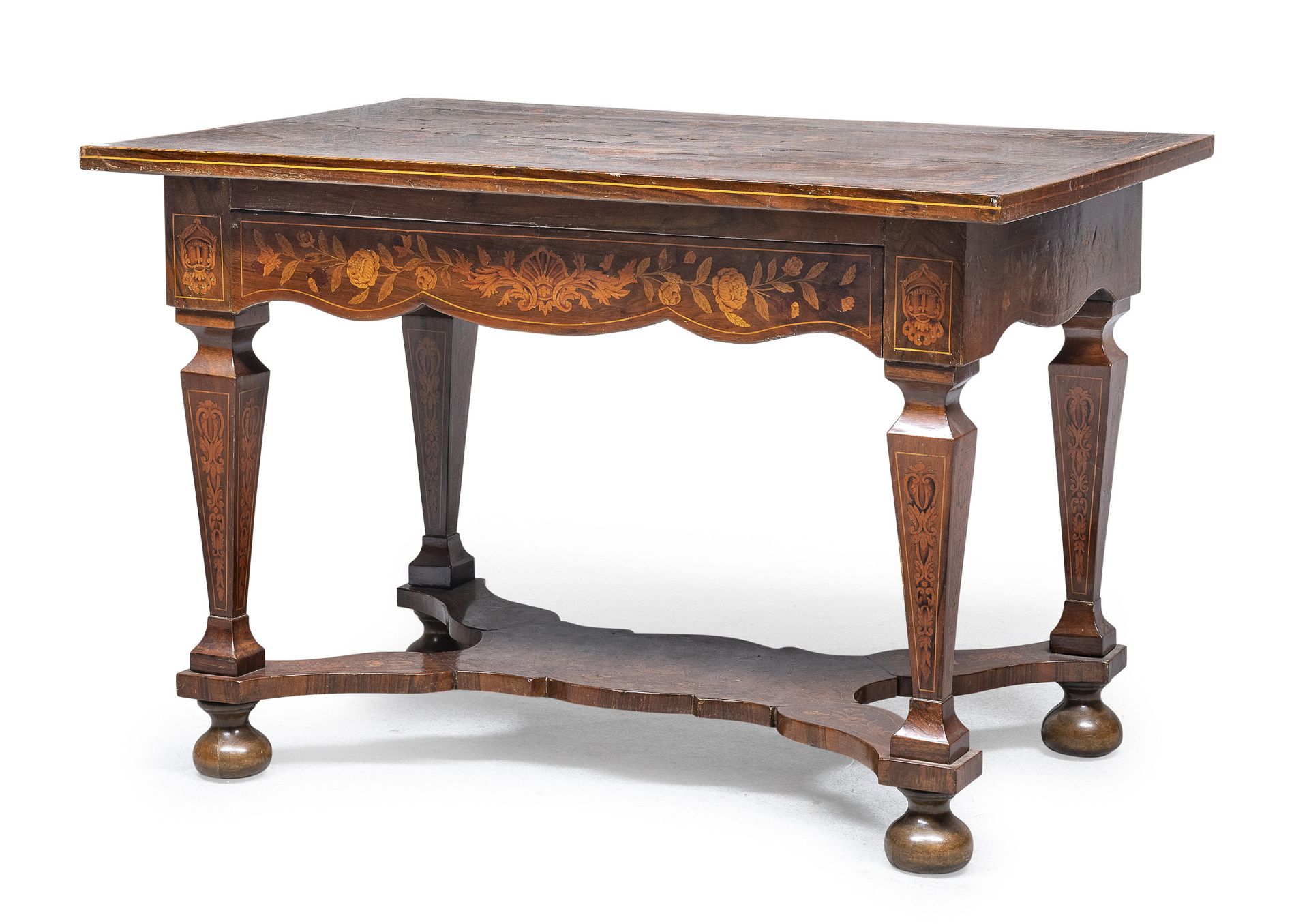 NICE WALNUT COFFEE TABLE NETHERLANDS 18TH CENTURY