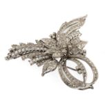 BEAUTIFUL PLATINUM BROOCH WITH DIAMONDS