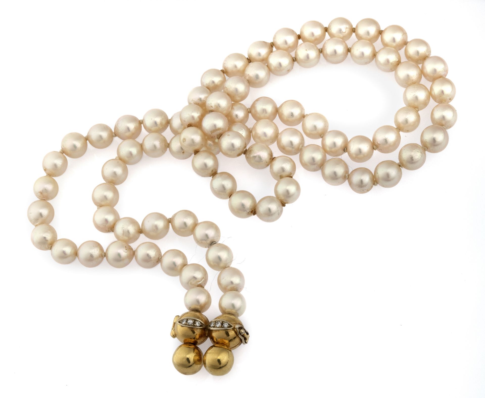 SINGLE STRING PEARL NECKLACE WITH DIAMONDS