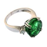 BEAUTIFUL WHITE GOLD RING WITH EMERALD AND DIAMONDS