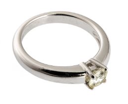 GOLD SOLITAIRE RING WITH CENTRAL DIAMOND