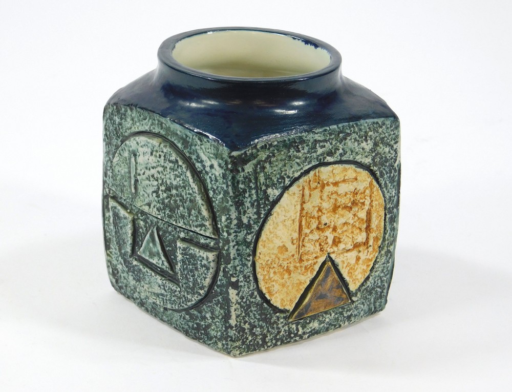 TROIKA POTTERY. - Image 2 of 3